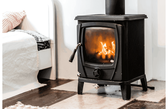 Чугун или сталь: какую печь-камин выбрать для загородного дома